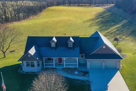 19409 Mud Lake St, Cassopolis, MI 49031