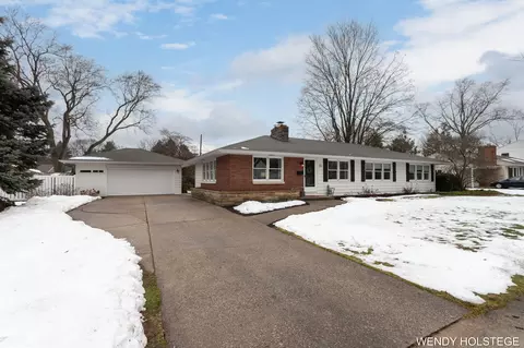 35 E 29th St, Holland, MI 49423