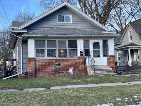 706 Edgewood St, Jackson, MI 49202