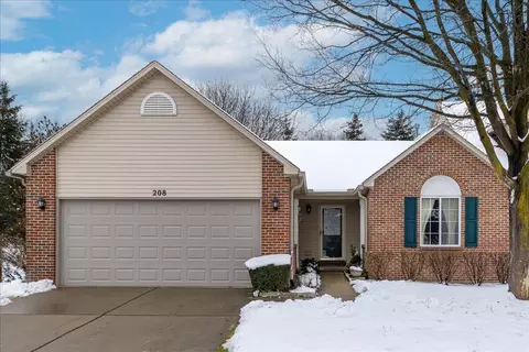 208 Woodfield Square Ln #74, Brighton, MI 48116
