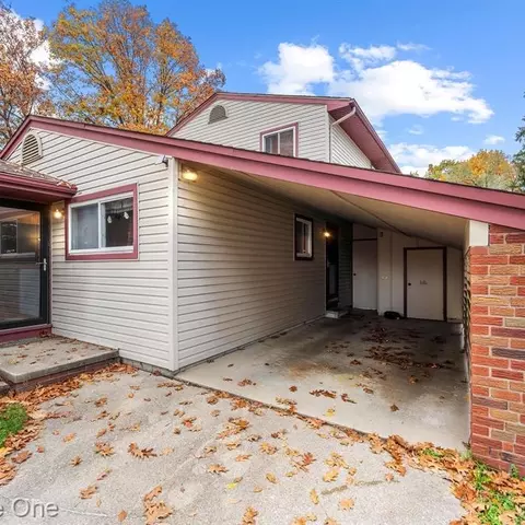 Exterior - 5658 Parkside Dr, Monroe, MI 48161 photo 2 of 7