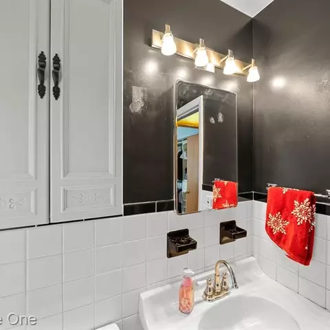 Bath - 5658 Parkside Dr, Monroe, MI 48161 photo 4 of 5