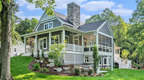14848 Crest View Ct, South Haven, MI 49090