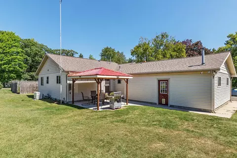 3030 S Clare Ave, Clare, MI 48617