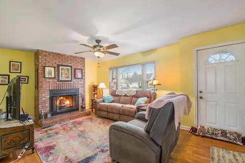4609 Devonshire Ave, Lansing, MI 48910 photo 2