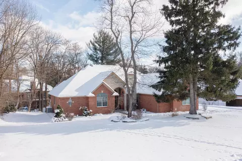 1629 Ottawa Trail Ct, Oxford, MI 48371