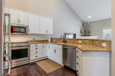 4354 Brookstone Dr, Canton, MI 48188 photo 9