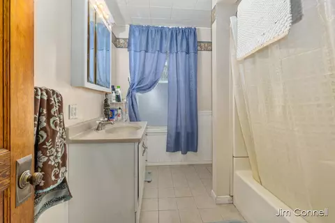 407 E Home St, Edmore, MI 48829 photo 44