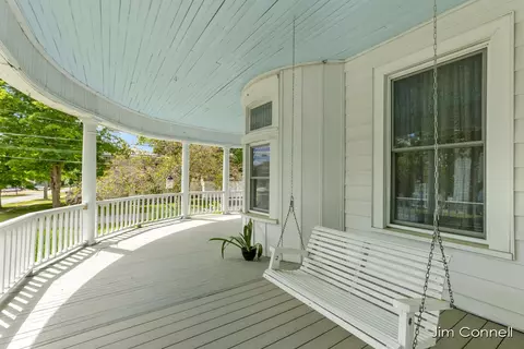 407 E Home St, Edmore, MI 48829 photo 6