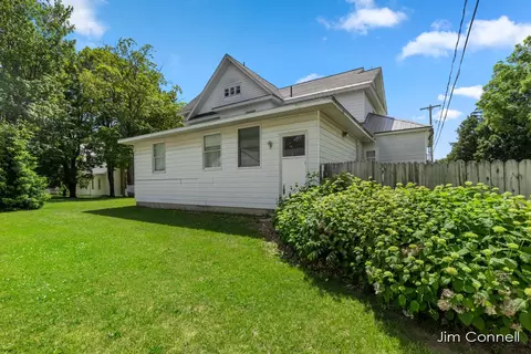 407 E Home St, Edmore, MI 48829 photo 60