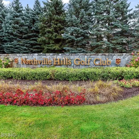 46472 Crystal Downs W, Northville, MI 48168