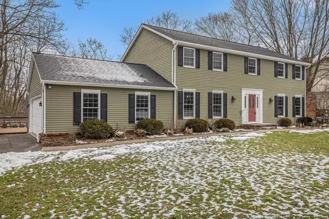 6115 Oak Valley Rd, Whitmore Lake, MI 48189