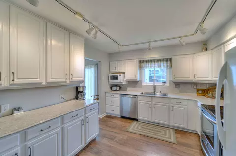 5968 Flamingo Dr, Jackson, MI 49201 photo 11