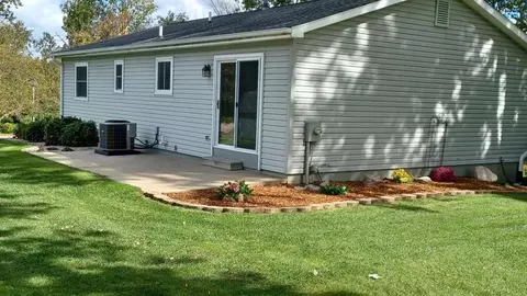 5968 Flamingo Dr, Jackson, MI 49201 photo 3
