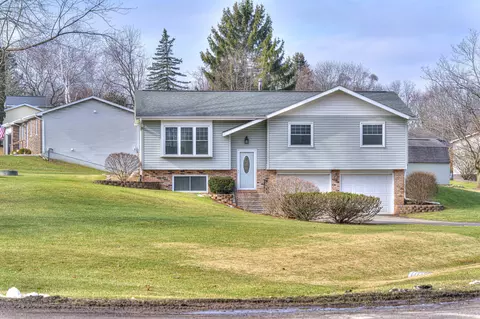 5968 Flamingo Dr, Jackson, MI 49201 photo 2