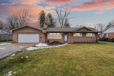 4360 Hilray Dr, Saginaw, MI 48638
