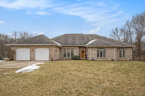 11395 Gilkey Rd, Plainwell, MI 49080