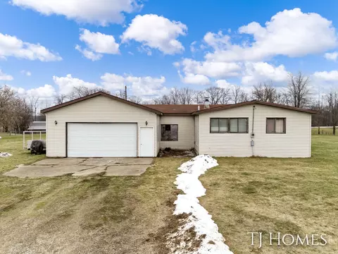 6401 Moe Rd, Middleville, MI 49333