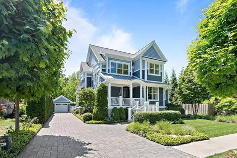 106 N Eagle St, New Buffalo, MI 49117