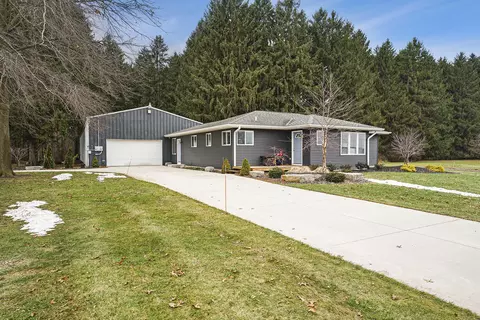 7225 112th Ave, Holland, MI 49424