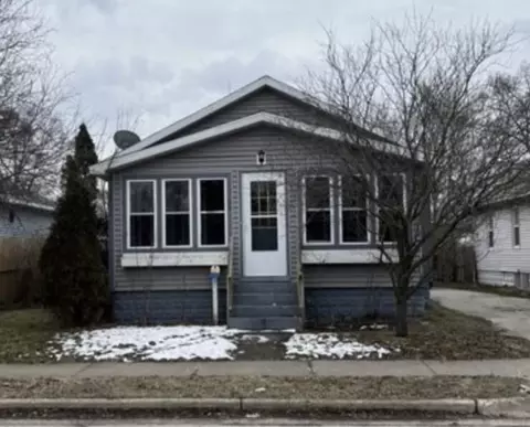 889 E Dale Ave, Muskegon, MI 49442
