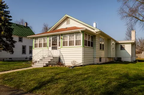 937 Wisconsin Ave, St. Joseph, MI 49085