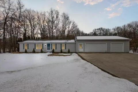 7211 18 Mile Rd NE, Cedar Springs, MI 49319