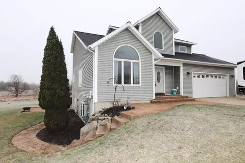 204 Jambrial Dr, Hastings, MI 49058