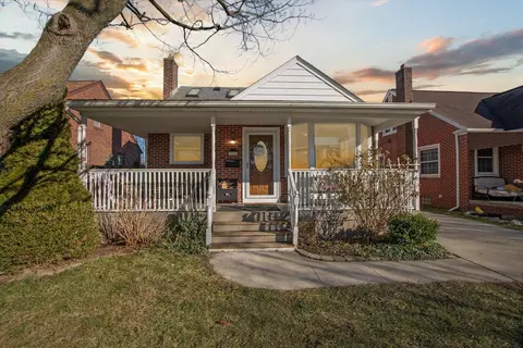 3311 Birchwood St W, Trenton, MI 48183