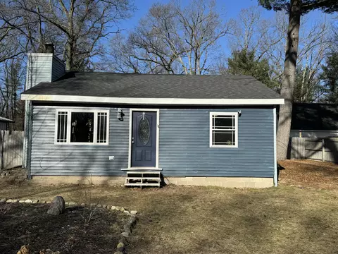 2962 W Skeels Rd, Montague, MI 49437