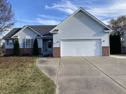 1171 White Willow Ct, Howell, MI 48843