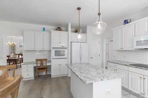 Kitchen - 362 Oakwright Ct NE, Ada, MI 49301 photo 3 of 5