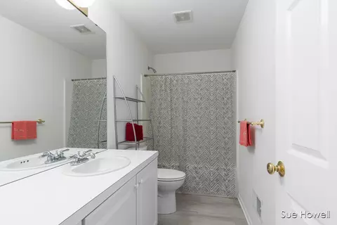 Bath - 362 Oakwright Ct NE, Ada, MI 49301 photo 4 of 4