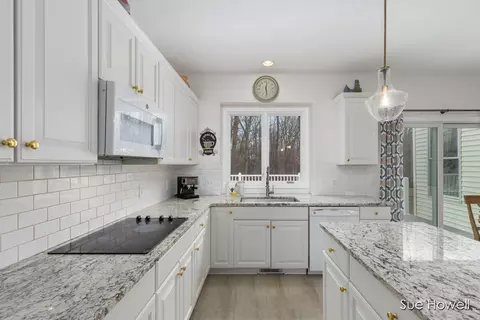 Kitchen - 362 Oakwright Ct NE, Ada, MI 49301 photo 1 of 5