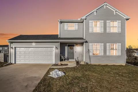 748 View Pointe Dr, Middleville, MI 49333