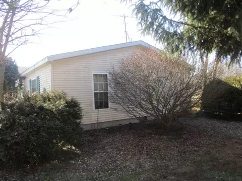 33465 Orchard Pl, Covert, MI 49043 photo 2