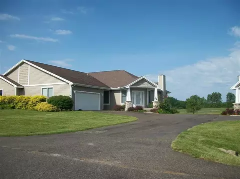 6868 N Bluff Ct #6, Onekama, MI 49675