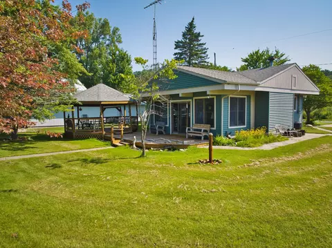 938 Nature Ln, Montgomery, MI 49255