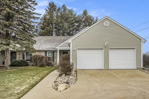 2920 Hunters Pl, Kalamazoo, MI 49048