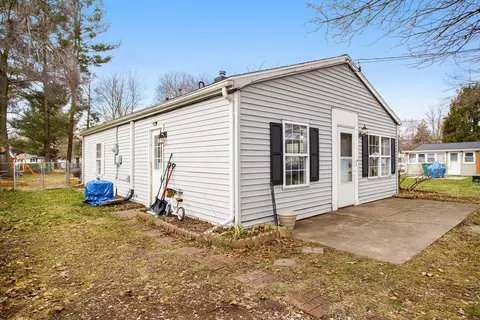 219 N 25th St, Springfield, MI 49037 photo 2