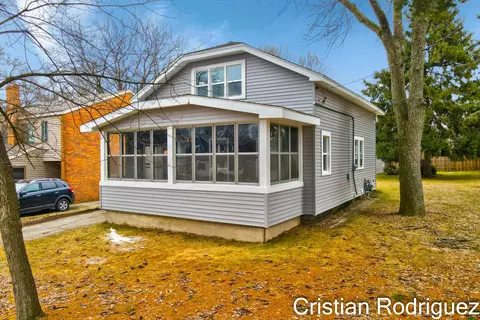 1928 Wyoming Ave SW, Wyoming, MI 49519