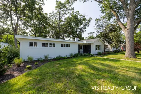 2233 Mills Ave, North Muskegon, MI 49445