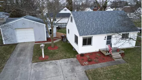 406 W Vermontville Hwy, Potterville, MI 48876