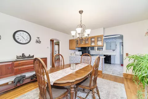 Dining - 271 7th St, Manistee, MI 49660 photo 1 of 4