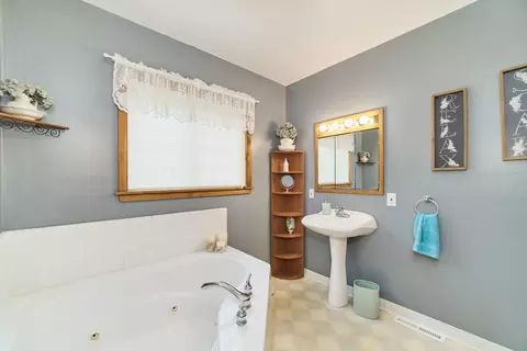 Bath - 271 7th St, Manistee, MI 49660 photo 3 of 5