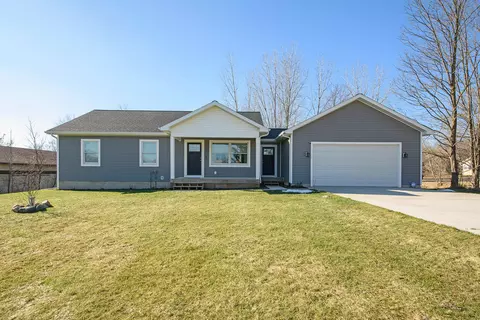 3414 Whites Bridge Rd, Lowell, MI 49331