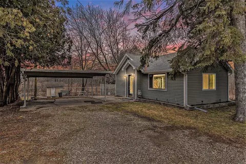 11196 Torrey Rd, Fenton, MI 48430
