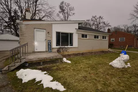 23541 Loomis Ct, Farmington, MI 48336