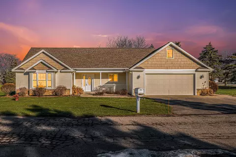 235 W Gardner St NW, Sparta, MI 49345