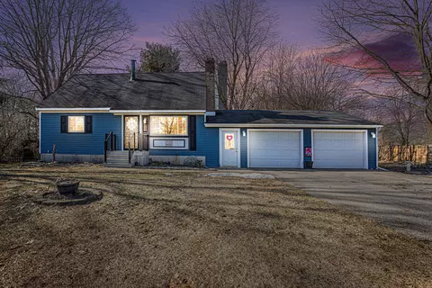 4160 Janet Dr, Dorr, MI 49323 photo 2